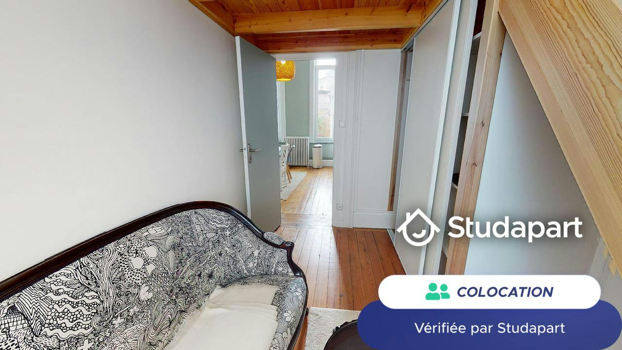 Private room for rent on Rue de Cambrai, Lille - Vue 3
