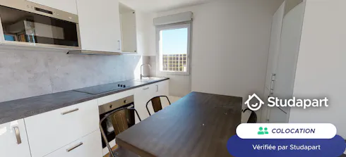 Private room for rent on Place Julien Duret, Lyon