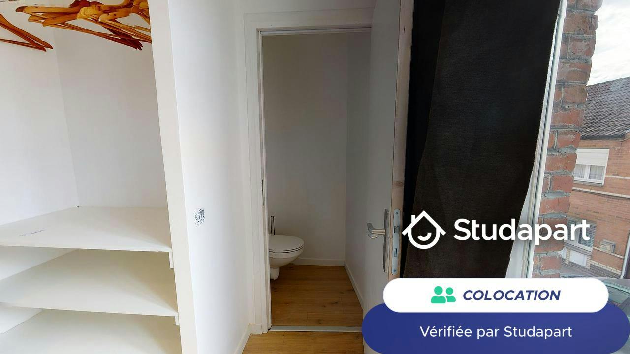 Private room for rent on Rue des Dondaines, Lille - Vue 5