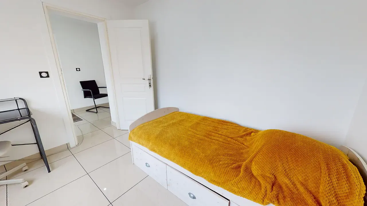 Private room in Avenue Viviani, Vénissieux (1525782) ROOM 2