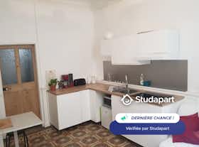 Apartment for rent for €580 per month in Avignon, Rue de la Bonneterie