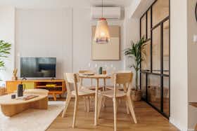 Apartment for rent for €1,550 per month in Porto, Rua de João das Regras