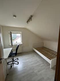 Private room for rent for €450 per month in Stuttgart, Schmollerstraße