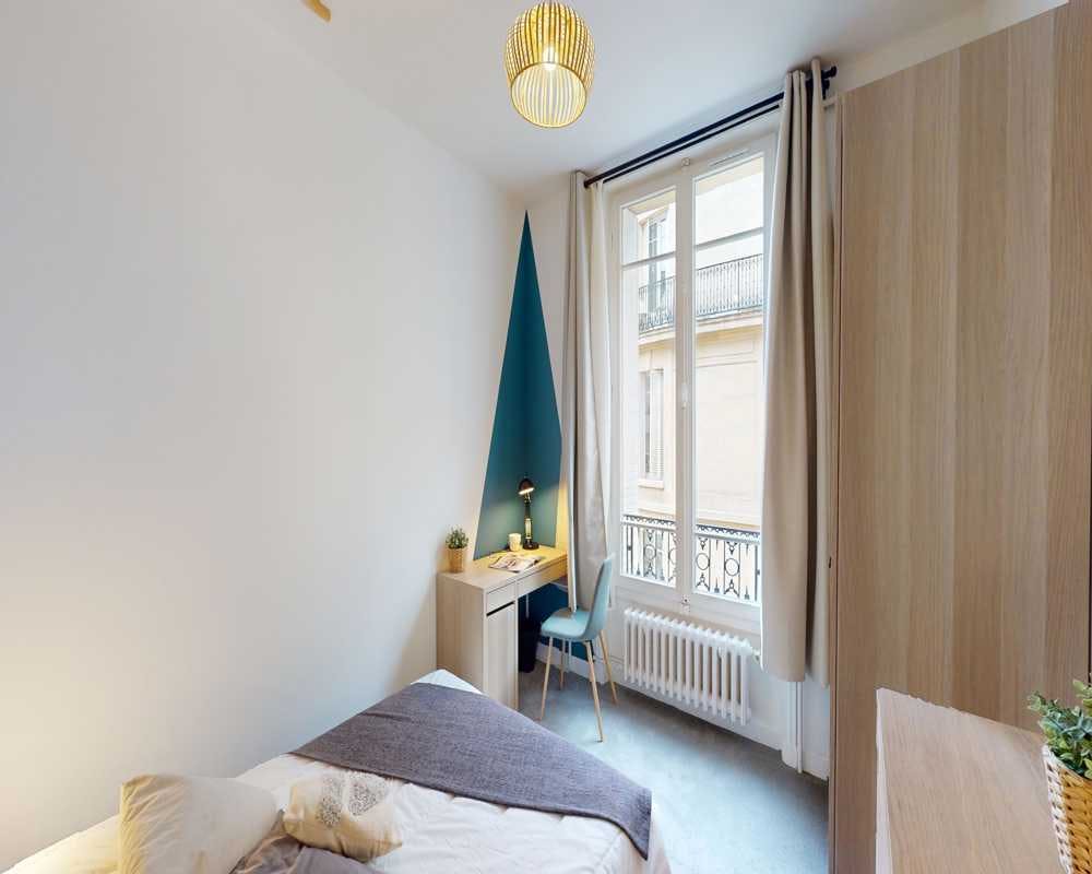Private room for rent for €1,195 per month in Paris, Boulevard Malesherbes