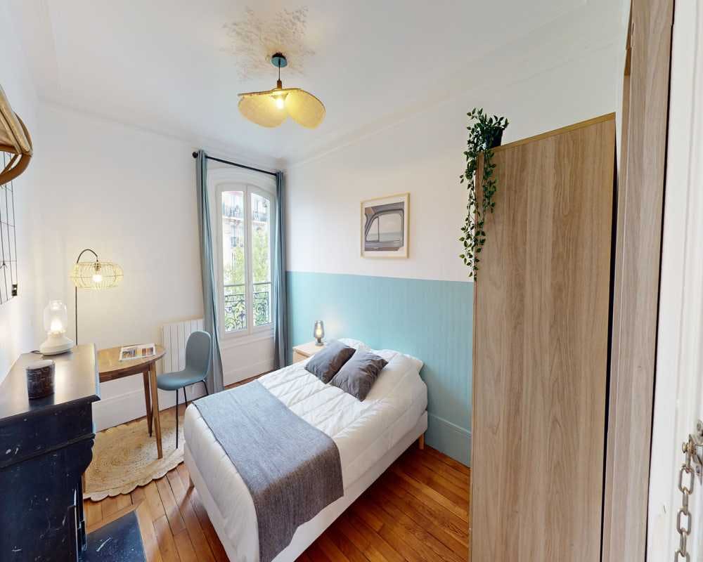 Rue des Cloys, Paris preview