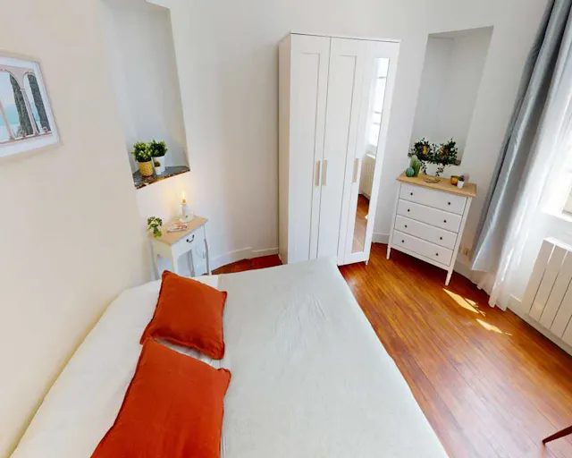 Private room in Rue du Jardin public, Bordeaux (1526608) room image 2