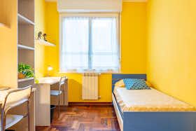 Shared room for rent for €482 per month in Milan, Via Sesto San Giovanni