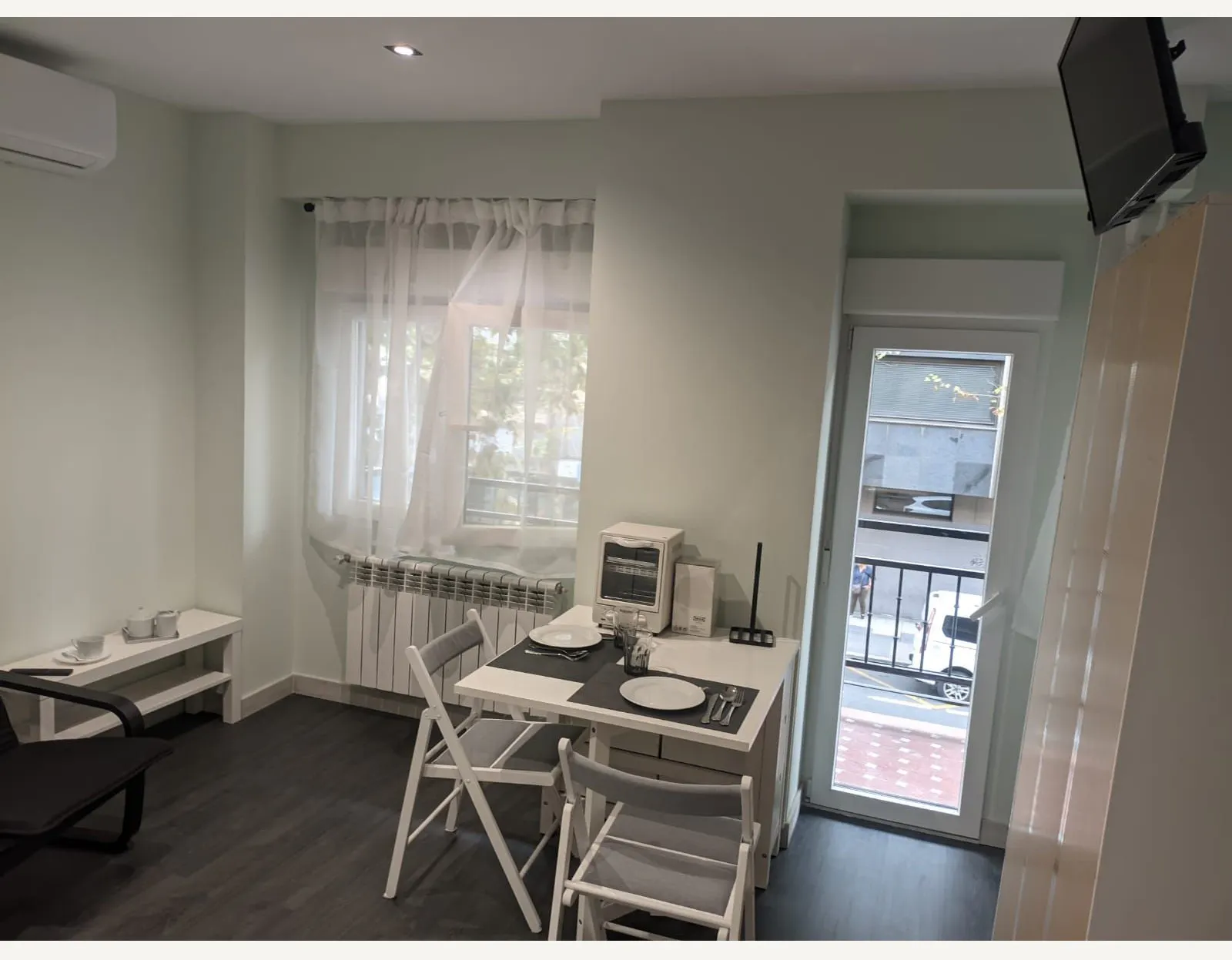 1-Bedroom Apartment in Paseo del Doctor Torres Villarroel, Salamanca 4