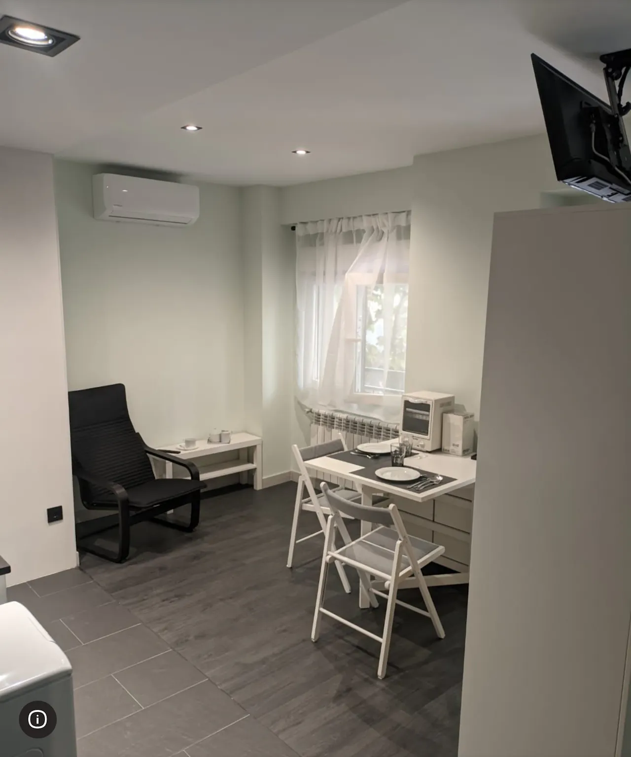 1-Bedroom Apartment in Paseo del Doctor Torres Villarroel, Salamanca 3