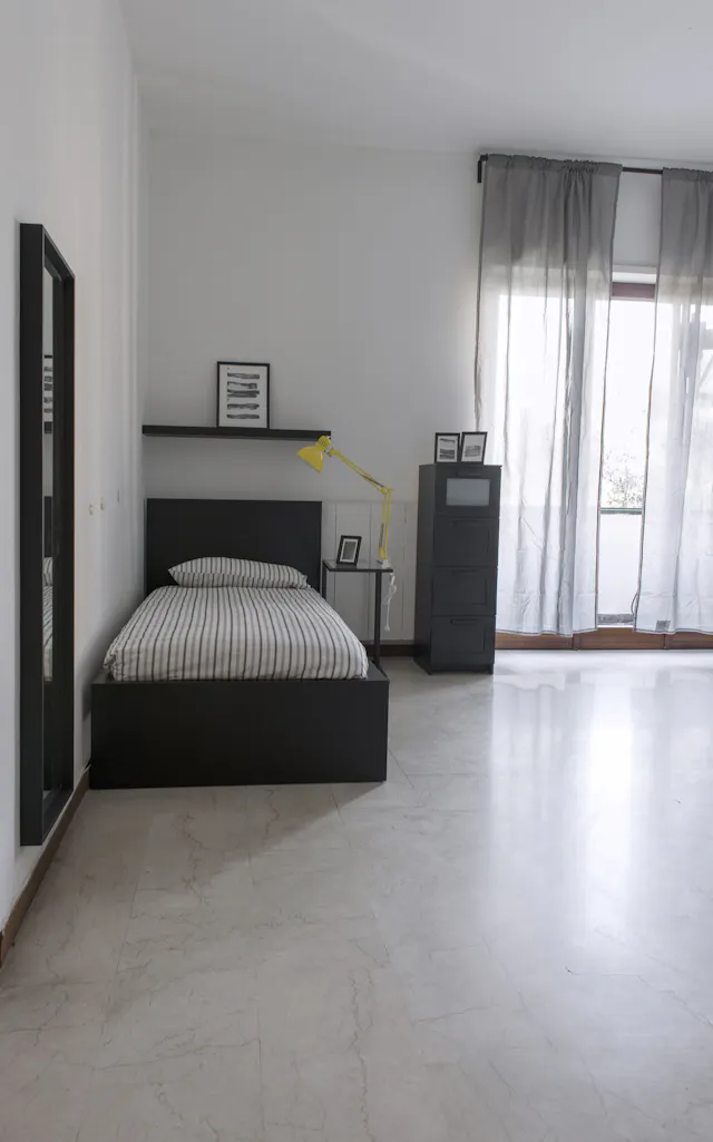 Shared room in Via Orti, Milan (1526713) room image 1