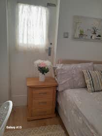 Private room for rent for £1,100 per month in Hove, Aldrington Avenue