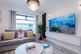 Casa para alugar por £ 3.127 por mês em St Helens, Parbold Avenue