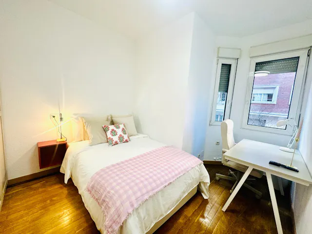 Private room in Calle de Cea Bermúdez, Madrid (1527005) room image 2