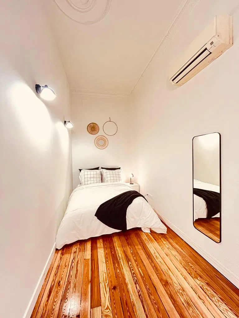 Private room in Calle de Alcalá, Madrid (1527032) ROOM