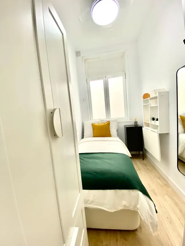Private room in Calle de Redondilla, Madrid (1527142) room image 1