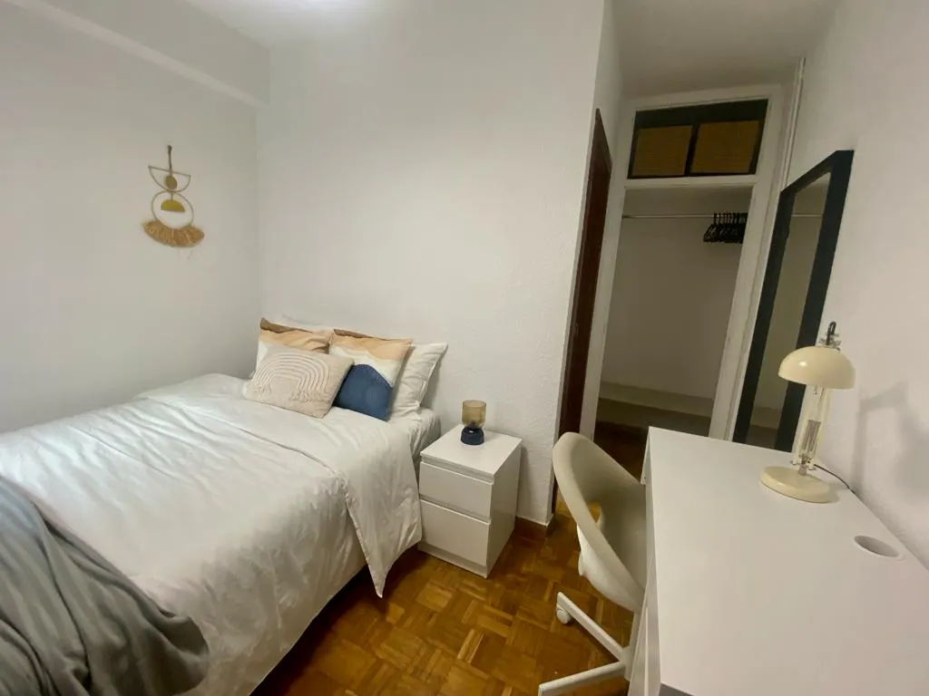Private room in Calle San Ramón Nonato, Madrid (1527154) ROOM 3