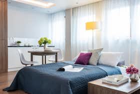 Apartment for rent for €850 per month in Madrid, Calle de Lope de Vega