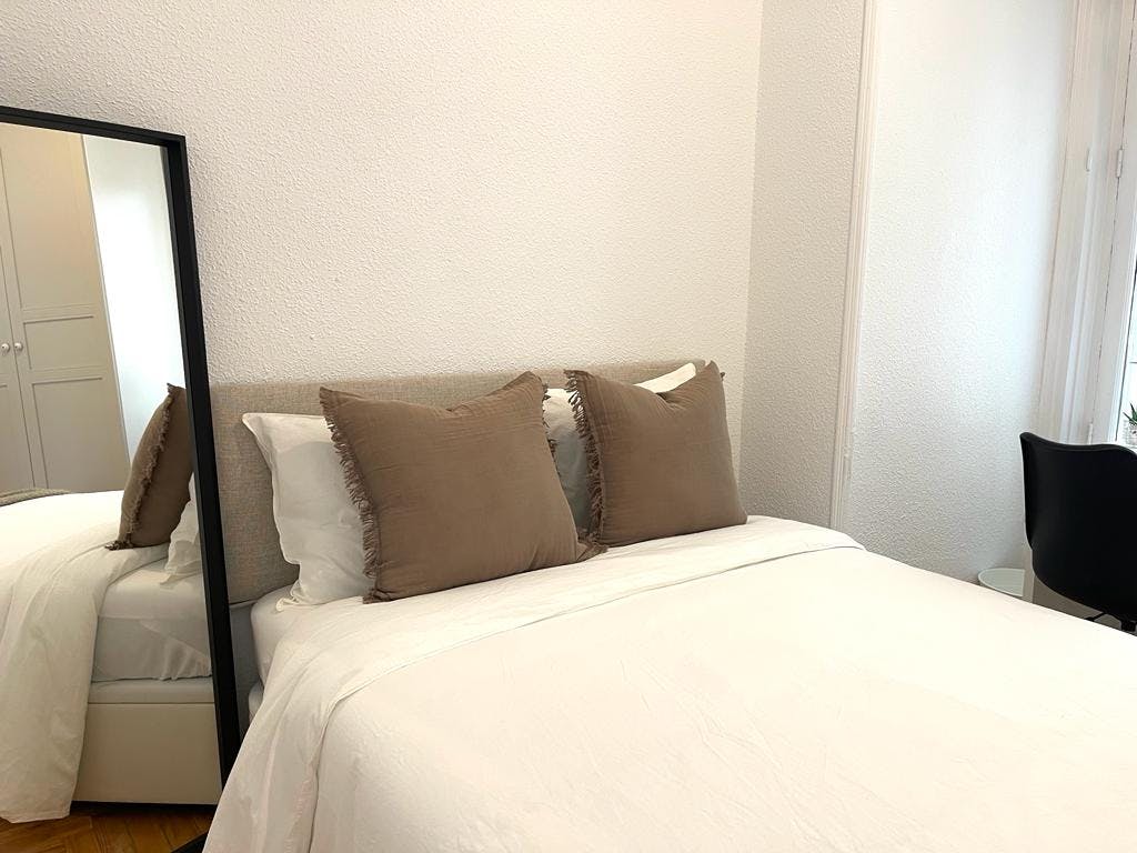 Private room for rent for €906 per month in Madrid, Paseo del Pintor Rosales