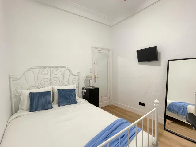 Private room in Paseo del Pintor Rosales, Madrid (1527299) room image 1