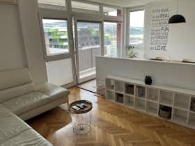 Apartment for rent for €3,200 per month in Koper, Pristaniška ulica