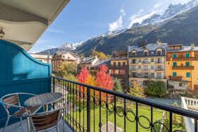 Apartament de închiriat pentru 2.702 EUR pe lună în Chamonix-Mont-Blanc, Rue du Docteur Paccard