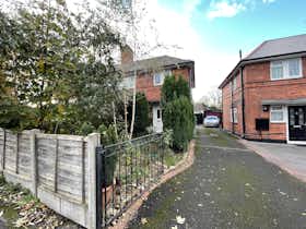 House for rent for £4,700 per month in Nottingham, Brayton Crescent