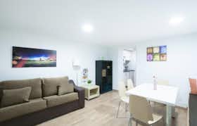 公寓 正在以 €1,230 的月租出租，其位于 Madrid, Calle de Atocha