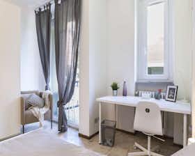 Private room for rent for €515 per month in Cesano Boscone, Via delle Acacie