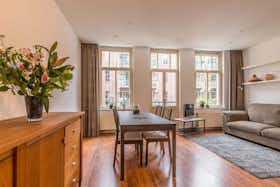 Appartement te huur voor € 750 per maand in Madrid, Calle de la Aduana