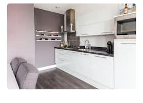 Apartment for rent for €2,800 per month in Aalsmeer, Twijnderlaan