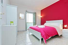 Apartment for rent for €750 per month in Barcelona, Carrer de Muntaner