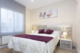 Appartement te huur voor € 600 per maand in Valencia, Carrer de Roger de Llòria