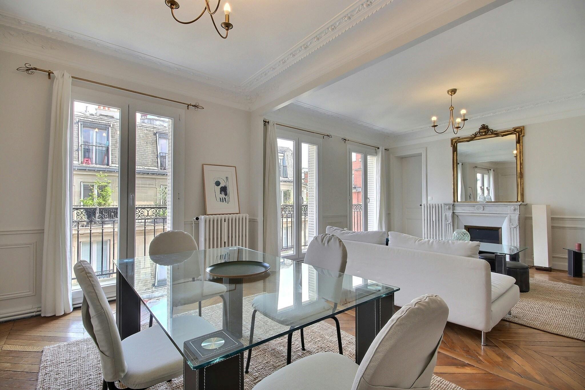 1-Bedroom Apartment in Rue Médéric, Paris (1527650) ROOM