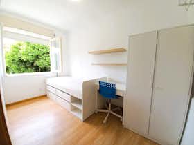 Private room for rent for €350 per month in Porto, Rua do Amial