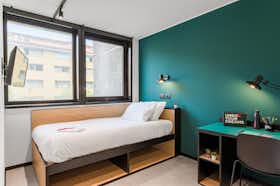 Private room for rent for €490 per month in Trieste, Via dei Bonomo