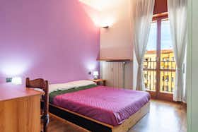 Apartment for rent for €1,200 per month in Milan, Via Felicita Morandi