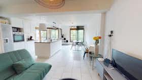 公寓 正在以 €970 的月租出租，其位于 Montpellier, Rue Paul Rimbaud