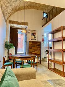 Apartment for rent for €1,450 per month in Lisbon, Rua da Emenda