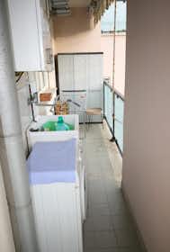 Appartement te huur voor € 2.500 per maand in San Benedetto del Tronto, Via Alessandro Volta