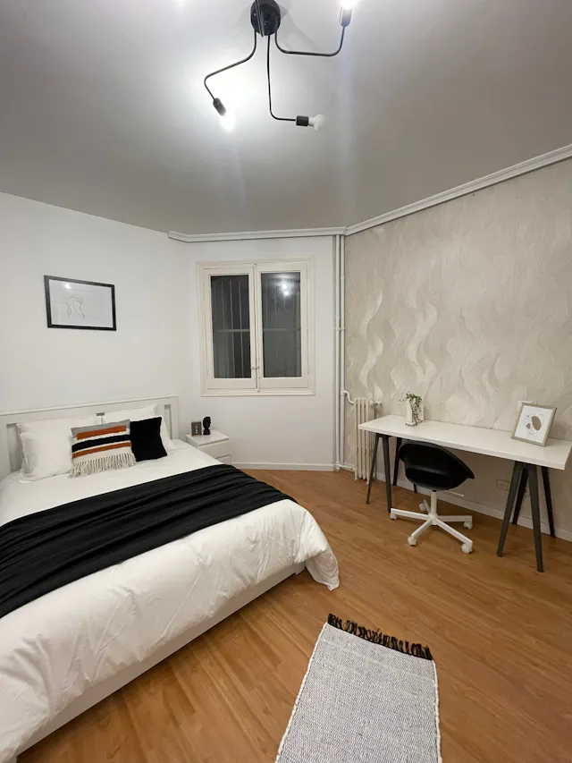 Private room in Calle de Rafael Calvo, Madrid (1528097) room image 1