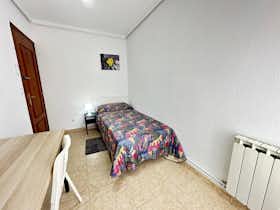 Privé kamer te huur voor € 400 per maand in Leganés, Calle Fray Melchor Cano