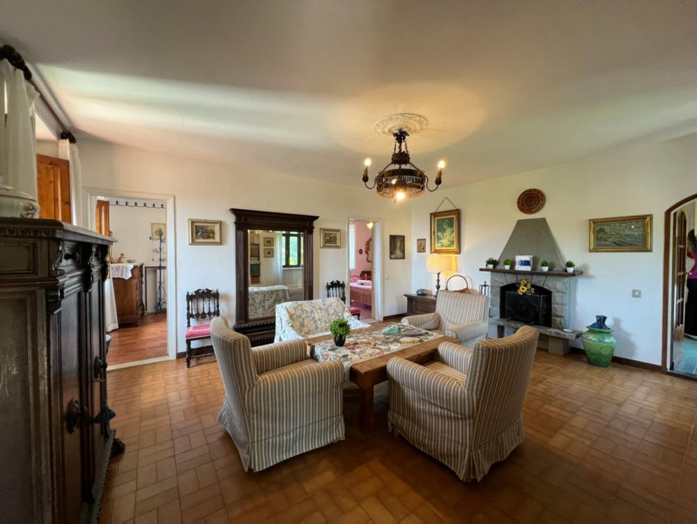 Apartment for rent for €2,624 per month in Marliana, Via Sassa