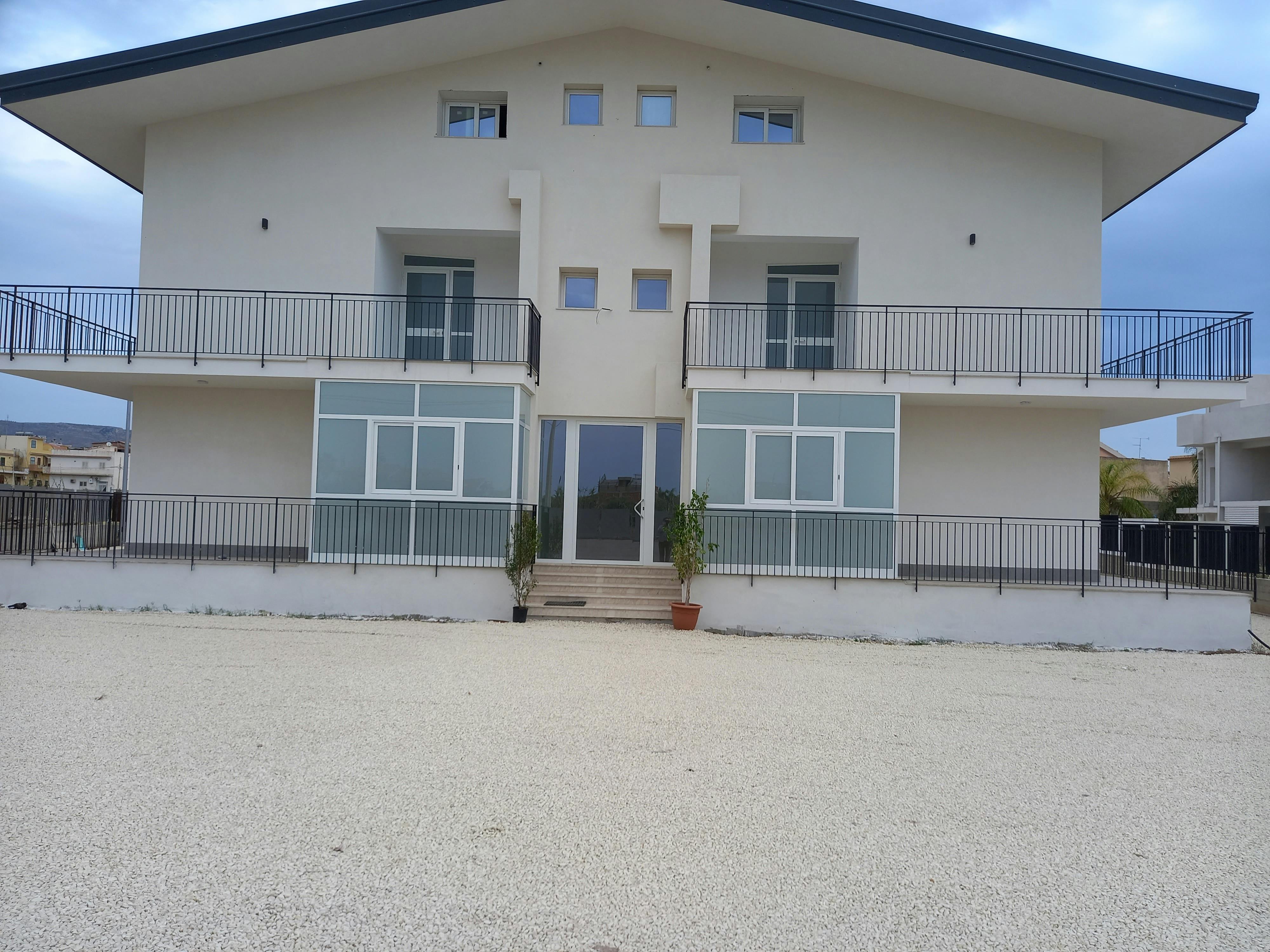 Quarto privado para alugar por € 1.800 por mês em Avola, Via Miramare