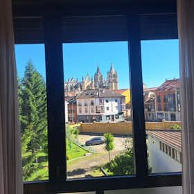 Private room for rent for €820 per month in León, Calle San Lorenzo