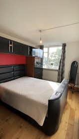 私人房间 正在以 £930 的月租出租，其位于 London, Hassett Road