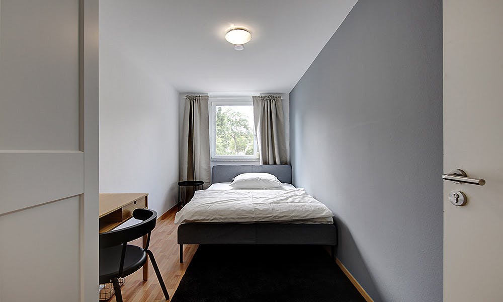 WG-Zimmer zu mieten für 450 € pro Monat in Stuttgart, Aachener Straße