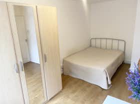 Private room for rent for £950 per month in London, Westbridge Road