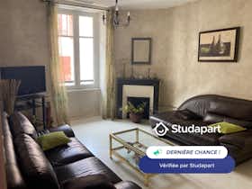 Wohnung zu mieten für 900 € pro Monat in Saint-Jean-de-Luz, Avenue Joachim Labrouche