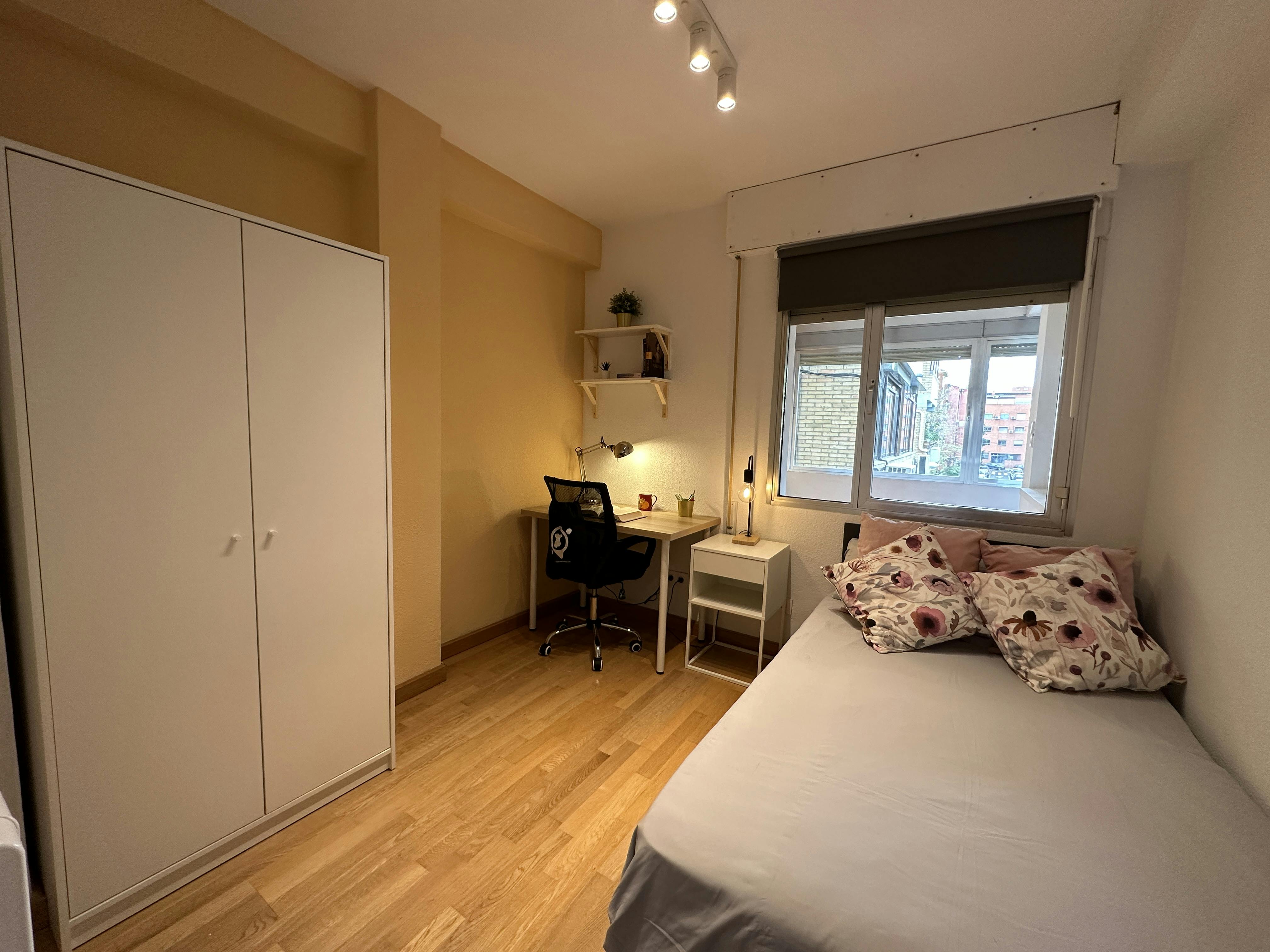 Calle de Thader, Madrid preview