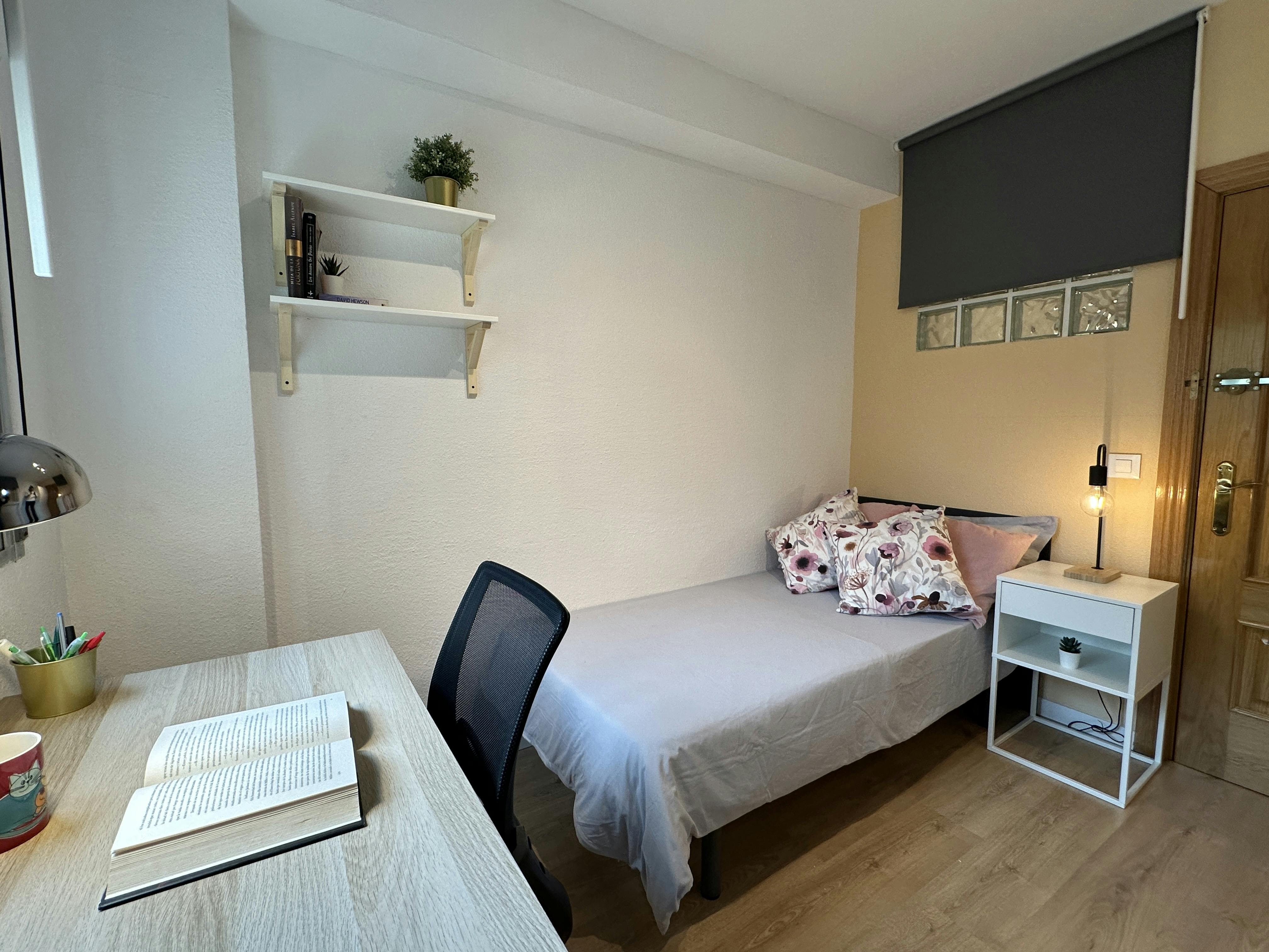 Calle de Thader, Madrid Madrid